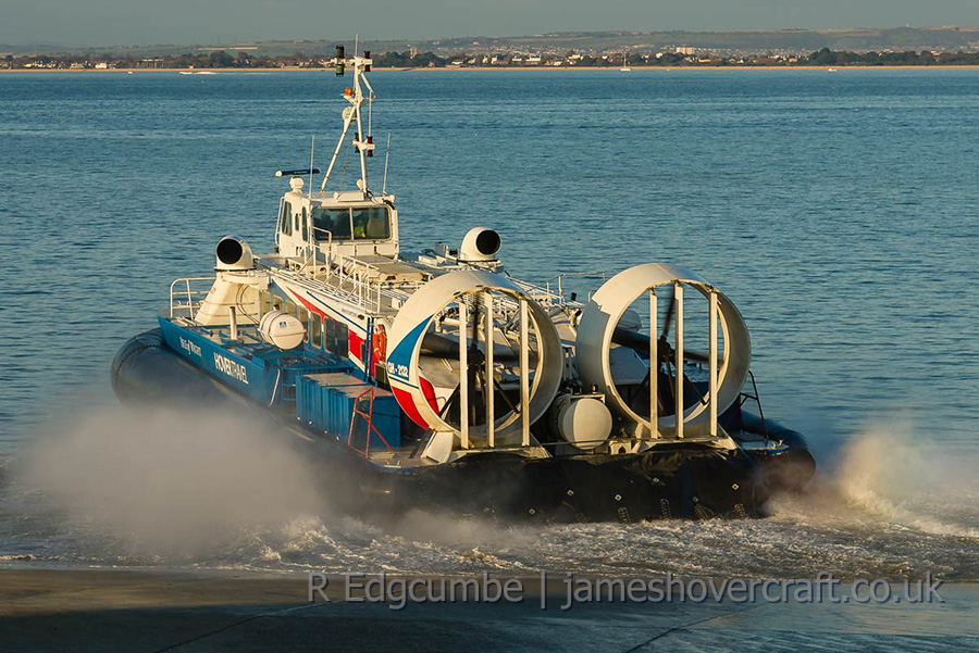 AP1-88 Operations from Ryde, Isle of Wight - GH-2132 Island Express departing from Ryde (credit: Rob Edgcumbe).